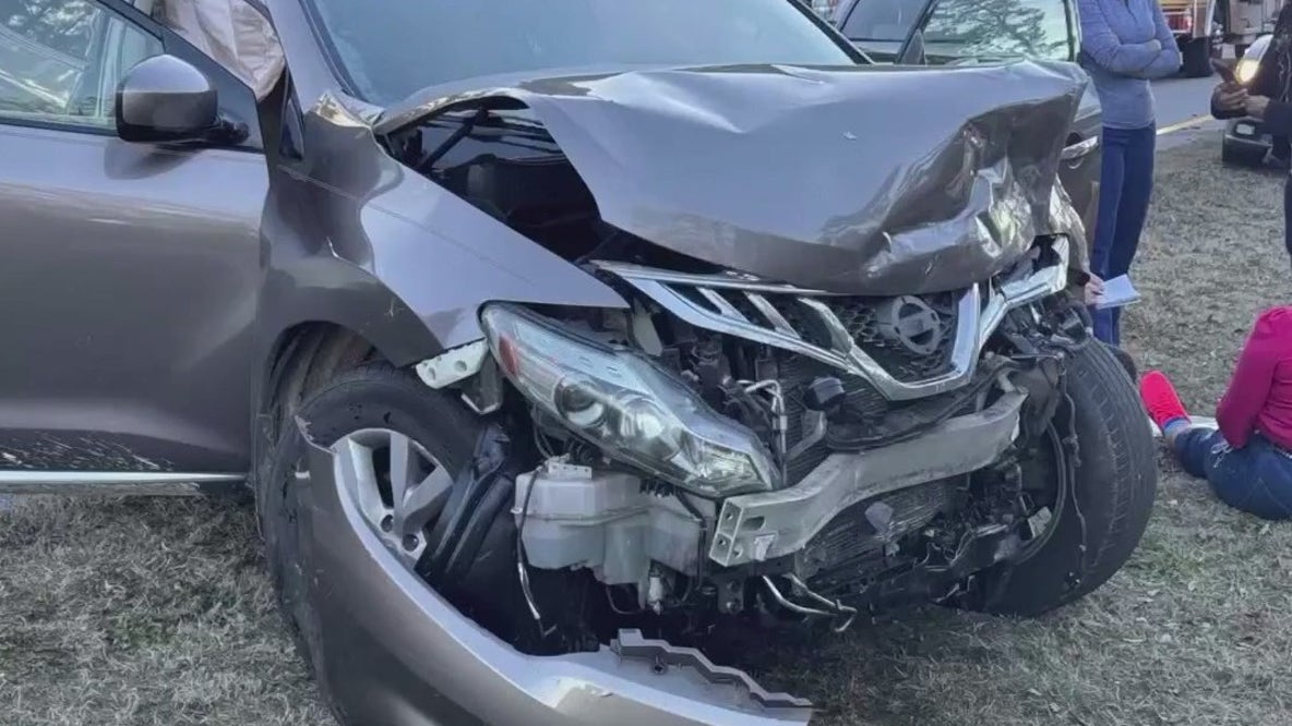 Deputy jumps into action after serious car accident